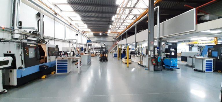 Productiehal met CNC-machines